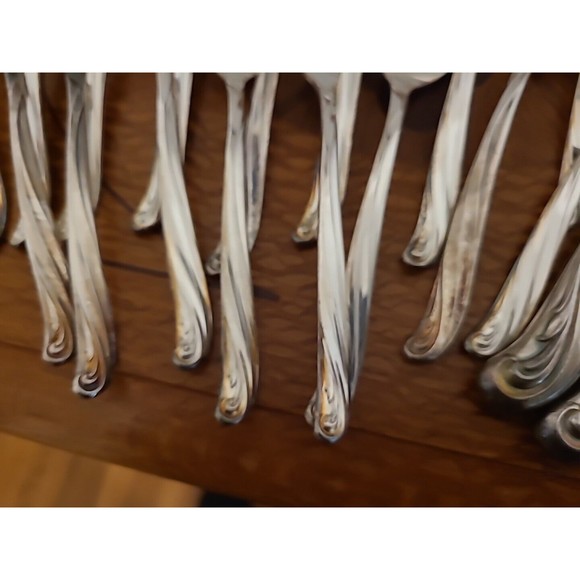 Wm Rogers Flatware Service For 8 Extra Silver Plate Tarnish Proof Chest - Picture 16 of 16